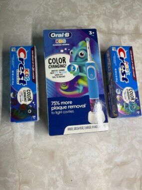 Oral-B Kids Color-Changing Battery Powered Toothbrush, Extra Soft Bristle